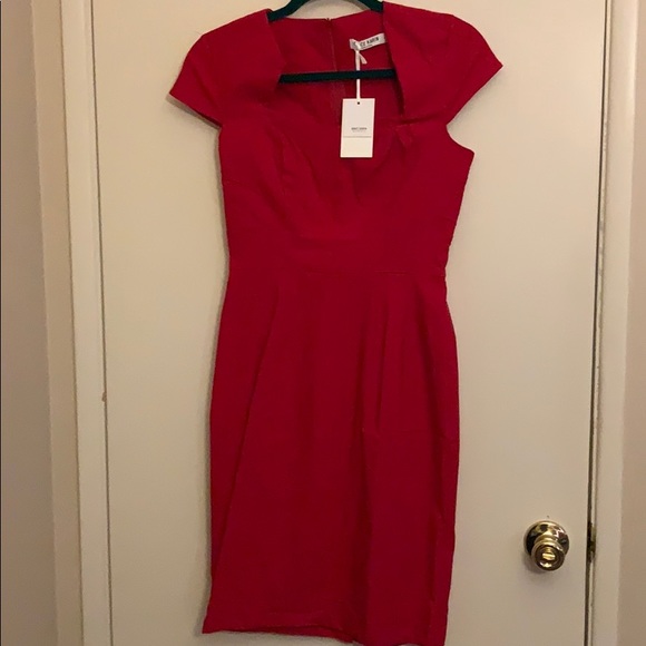 POWER DRESS - Picture 2 of 3